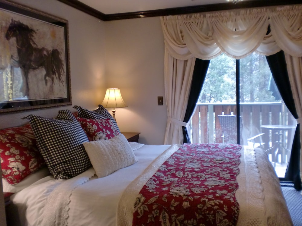 The North Shore Inn - photo 21