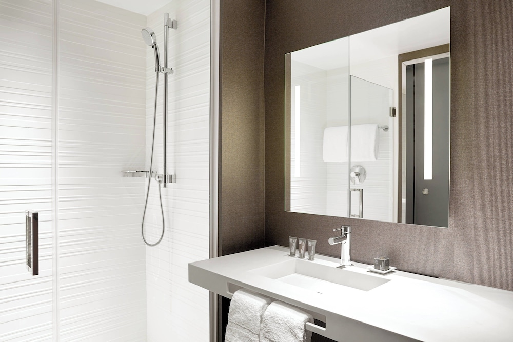 AC Hotel Irvine - photo 15