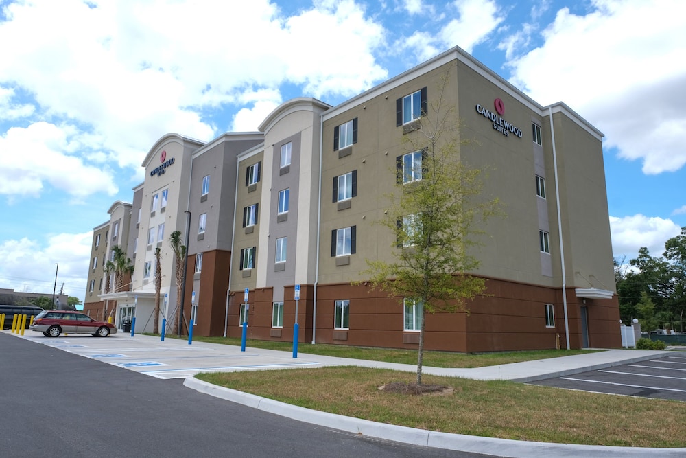 Candlewood Suites Ocala I 75 by IHG - carbon neutral hotel in Ocala