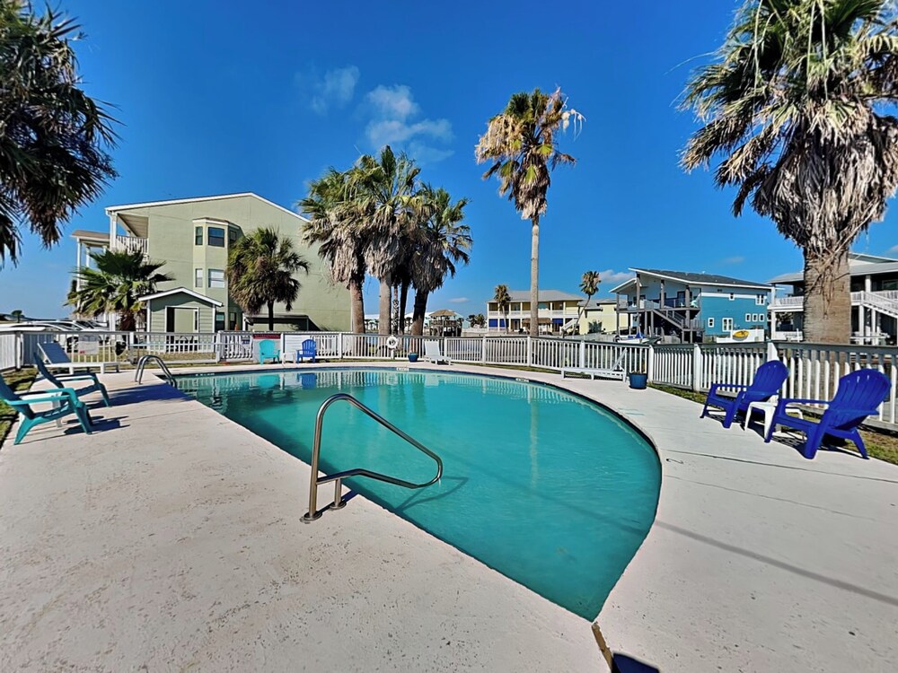 Kontiki Beach Resort #314 by Miss Kitty s in Rockport, United States