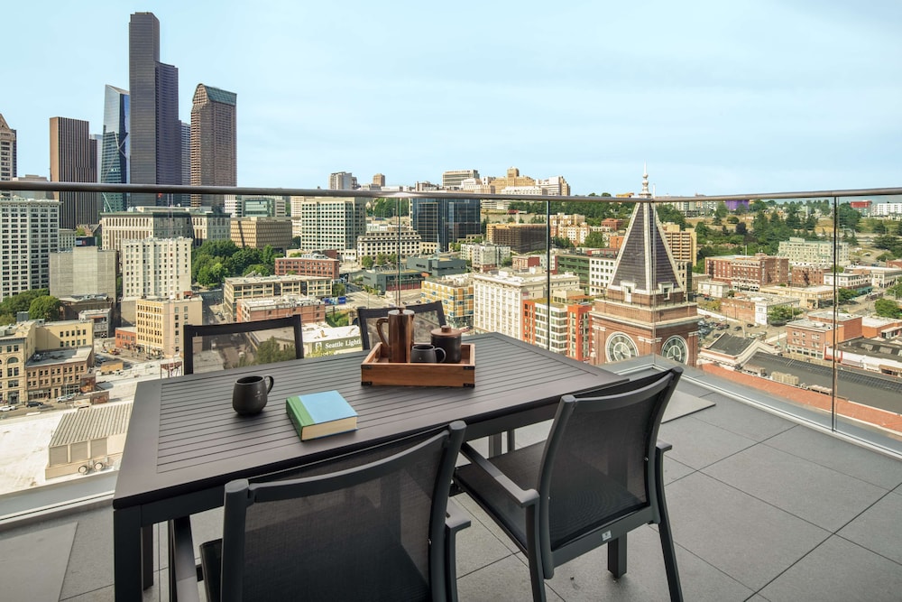 Embassy Suites by Hilton Seattle Downtown Pioneer Square - photo 66