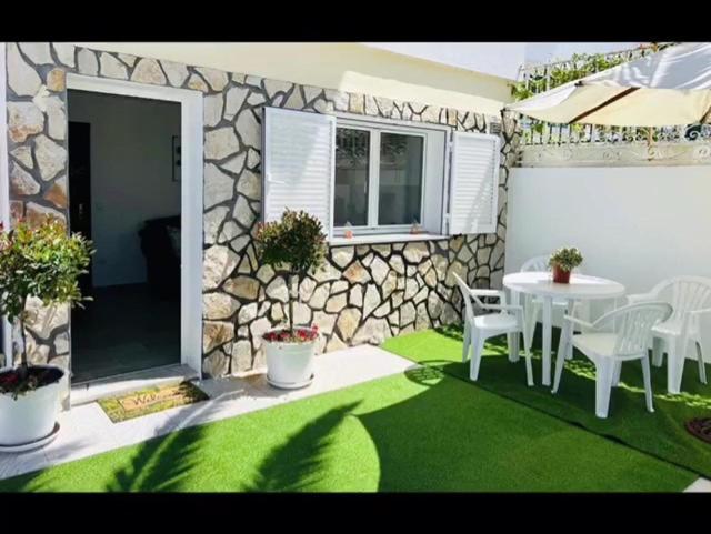 Casinha da Palmeira in Nazare, Portugal