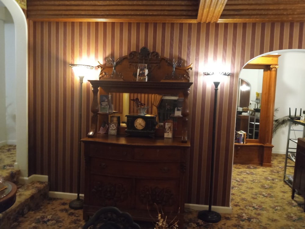 All Season's Groveland Inn - photo 6