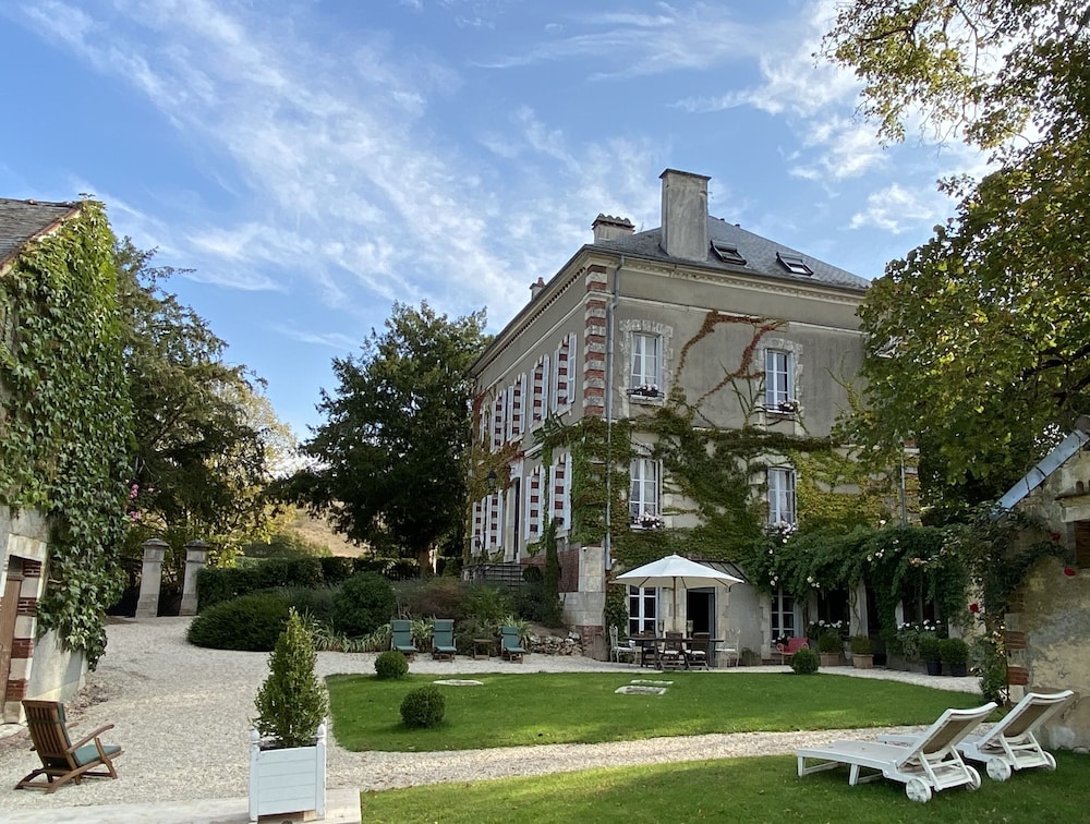 Manoir De La Croix Saint Louis — Sens