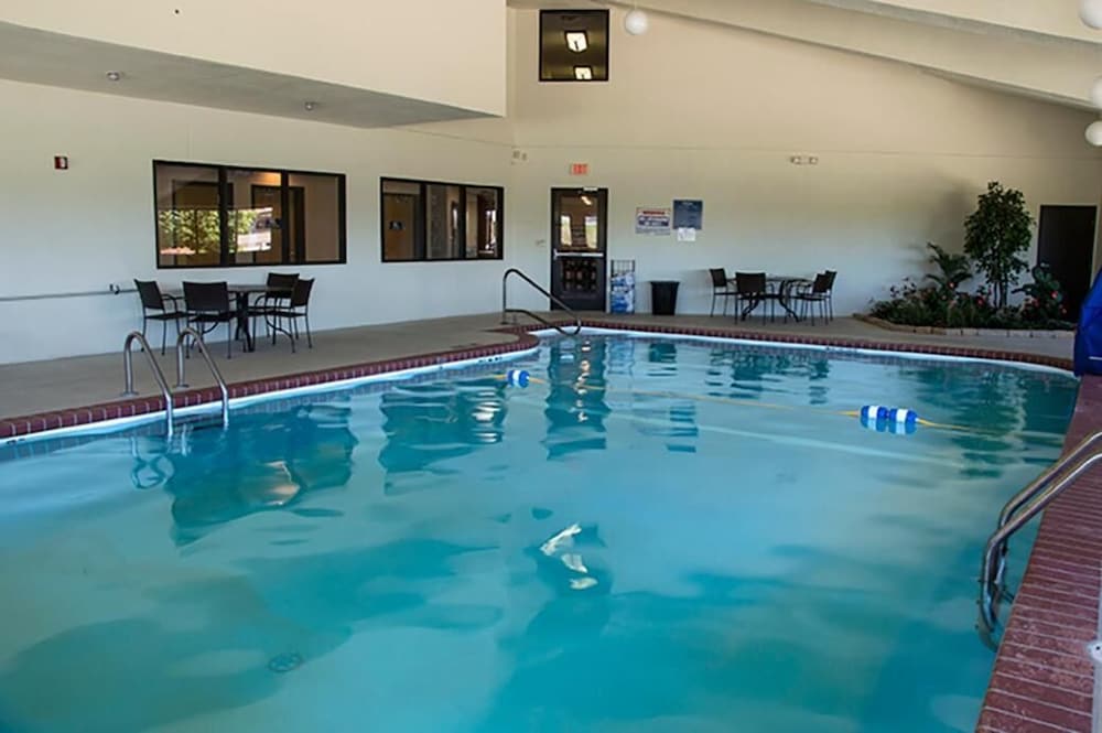 Greenstay Hotel and Suites St James - photo 10