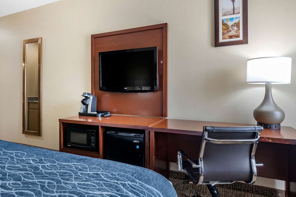 Comfort Inn & Suites Junction City near Fort Riley - photo 15