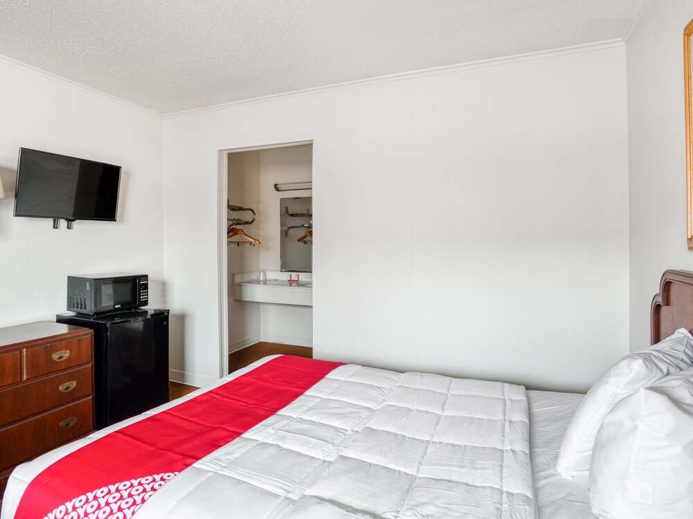 OYO Hotel San Antonio East - photo 8