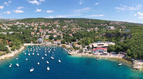 Apartments 4M — 4-Star Luxury Hotel in Kostrena, Croatia