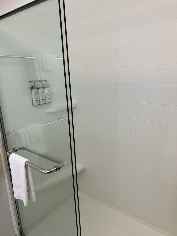 Holiday Inn Express & Suites Mobile University Area by IHG - photo 35