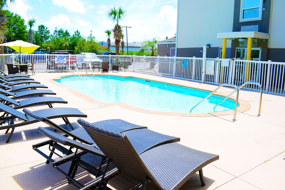 Quality Inn & Suites Myrtle Beach near Outlets - photo 20