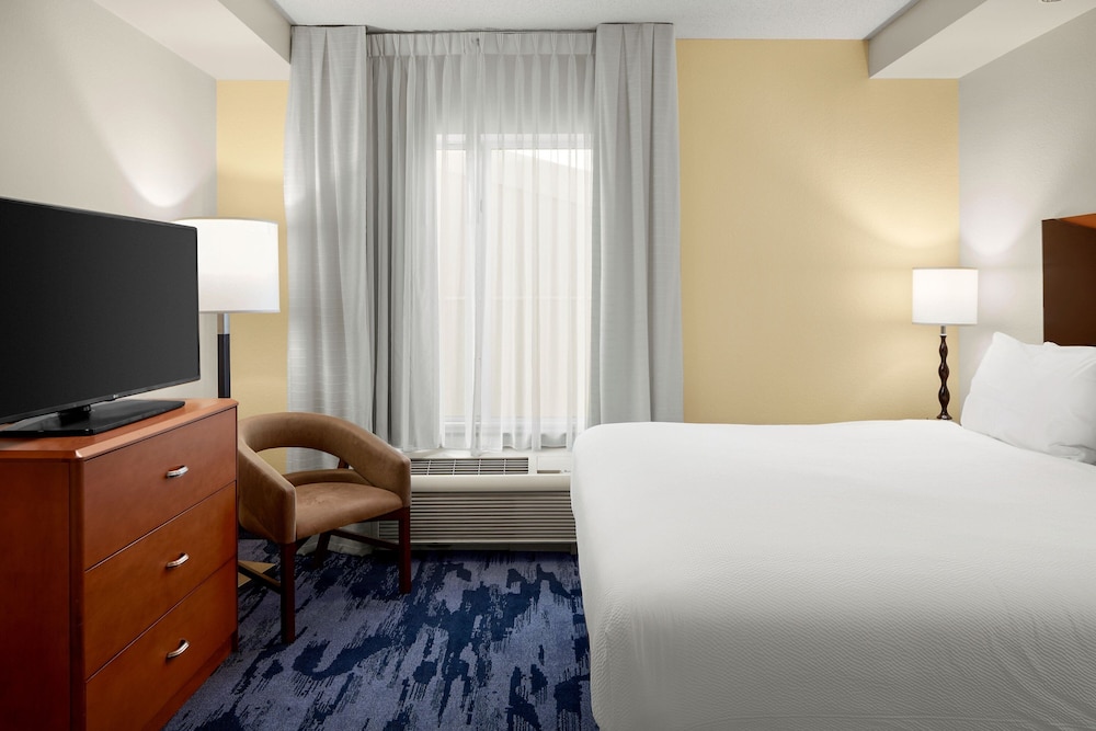 Fairfield Inn & Suites by Marriott Bedford - photo 6