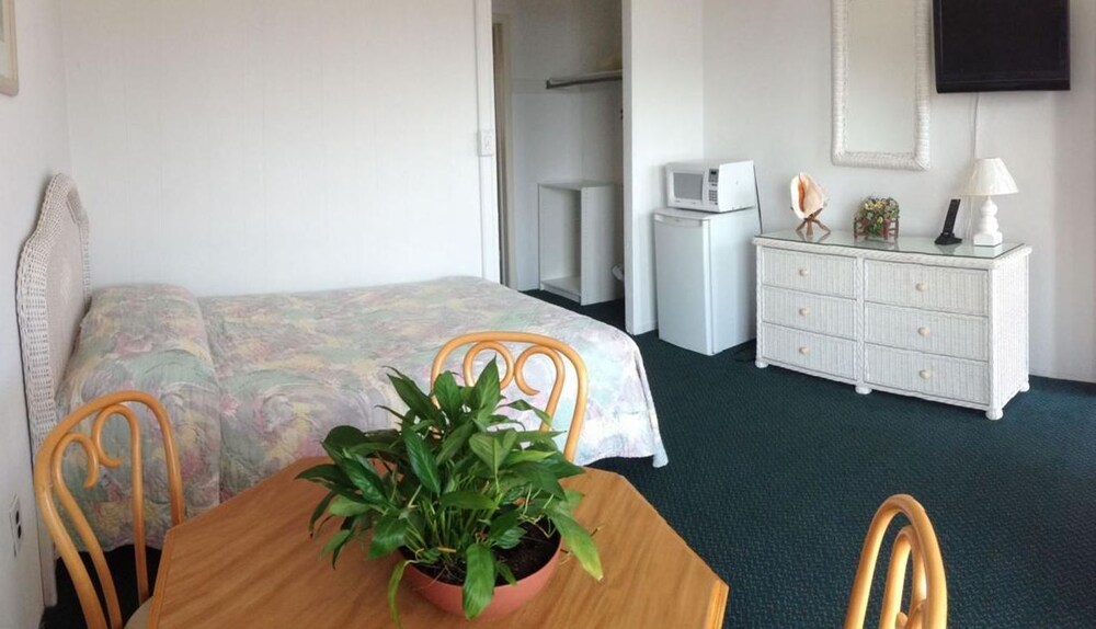 Gold Crest Motel - photo 5