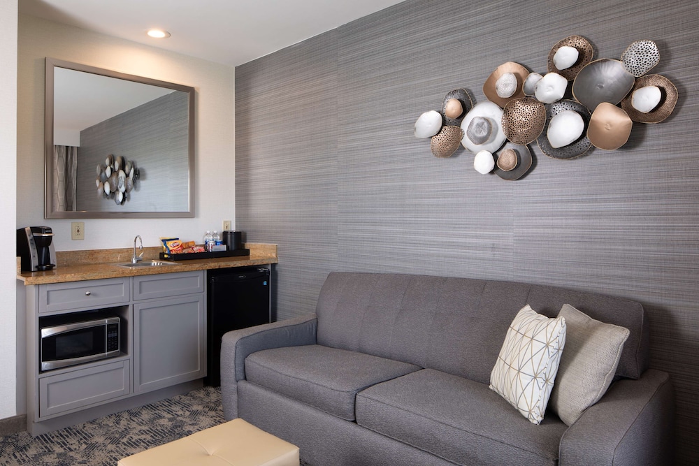 Embassy Suites by Hilton Portland Maine - photo 13