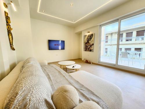 Prestige — 4-Star Luxury Hotel in Athens, Greece