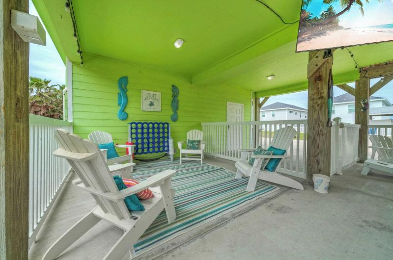 Reel Life Dreams by Avantstay Pool Near Beach - photo 21