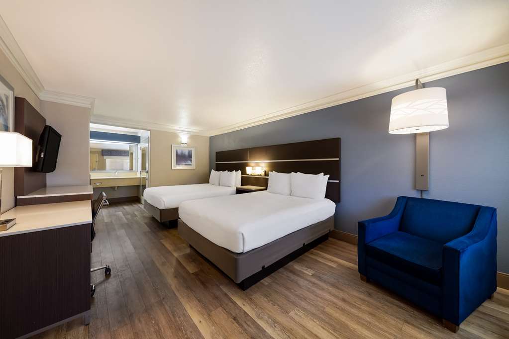 Best Western Inn & Suites Lemoore - photo 7
