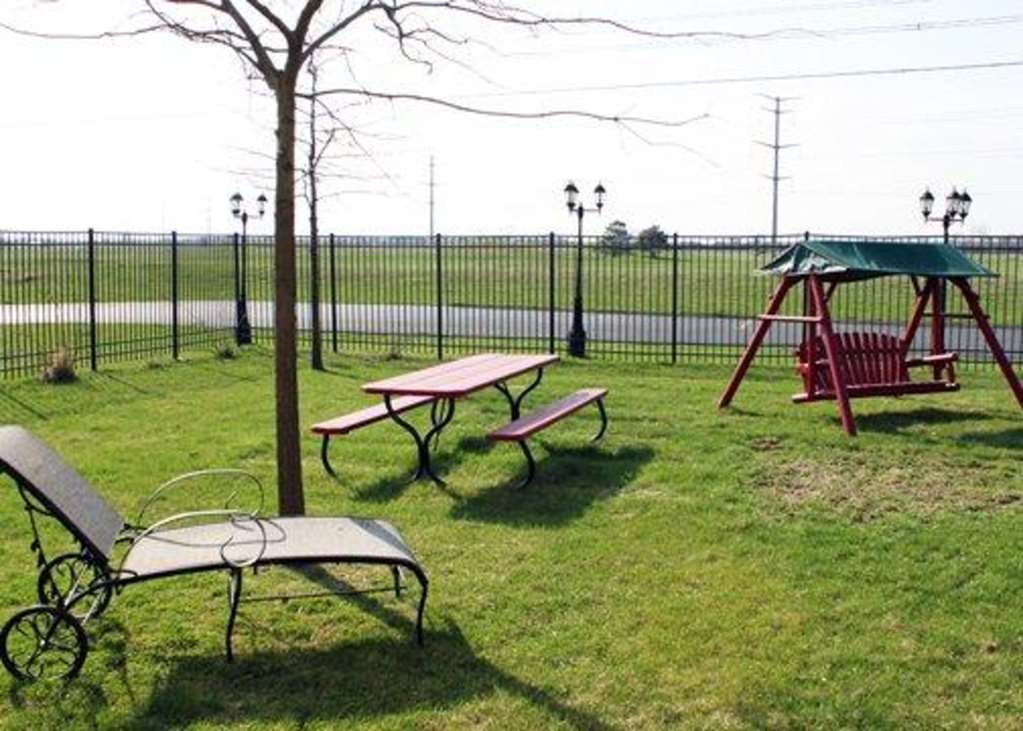Econo Lodge Inn & Suites Monroe - photo 26