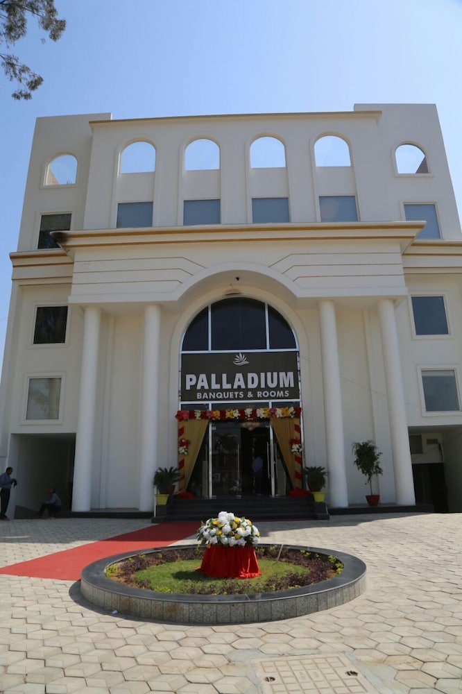 Palladium Hotels — hotel in Palwal