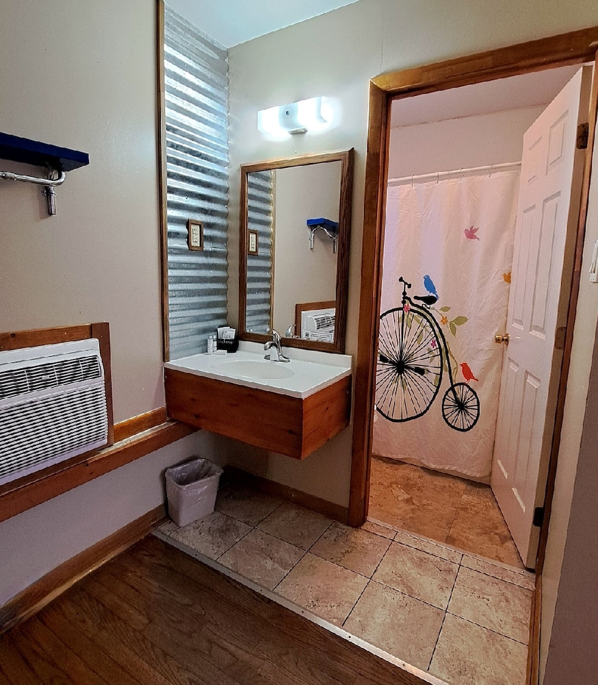 Buffalo Lodge Bicycle Resort - photo 137