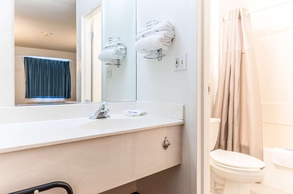 Motel6 Farmington Hills MI Northwest Farmington Hills - photo 26