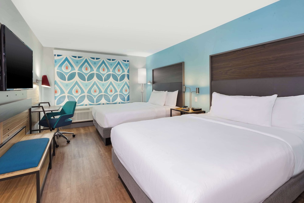 Tru By Hilton Comstock Park Grand Rapids - photo 16