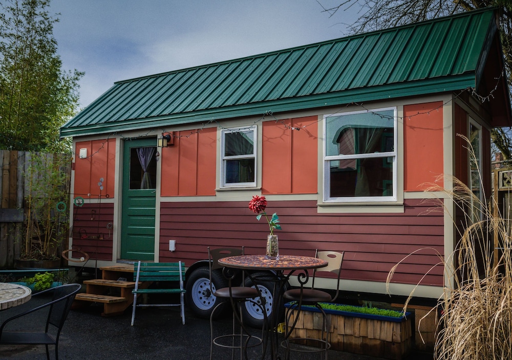Caravan The Tiny House Hotel - photo 36