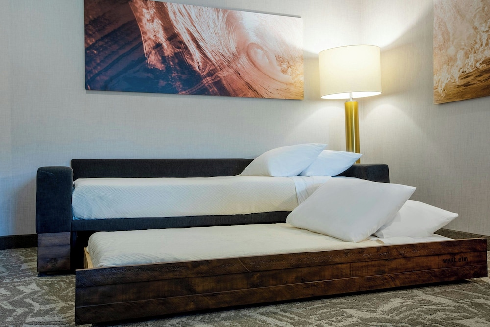 SpringHill Suites Chester - photo 17