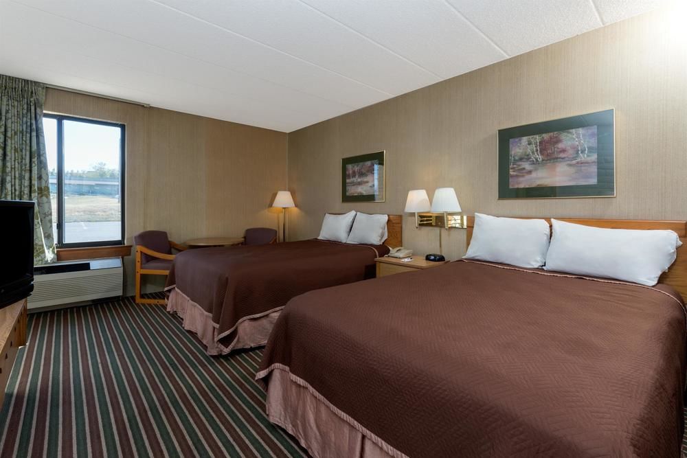 Howard Johnson - photo 15