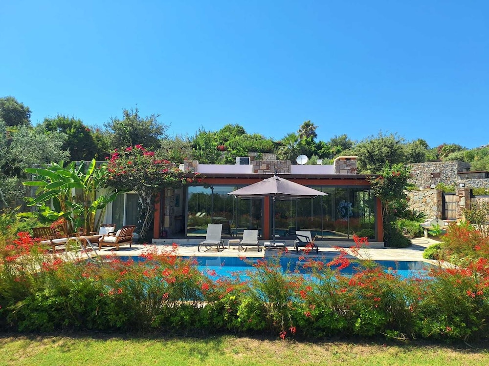 Ibak Sunny Houses — 4-Star Luxury Hotel in Bodrum, Turkey