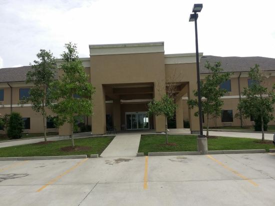 Ambassador Inn & Suites — hotel in Baldwin