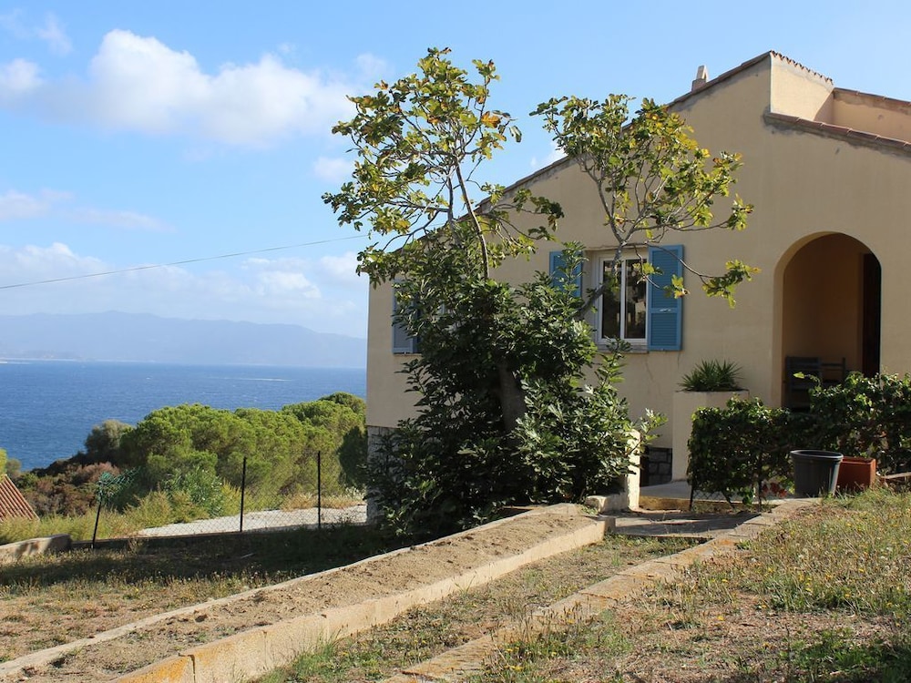 Stella - carbon neutral hotel in Cargese