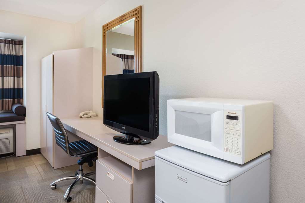 Microtel Inn & Suites by Wyndham Sainte Genevieve - photo 13