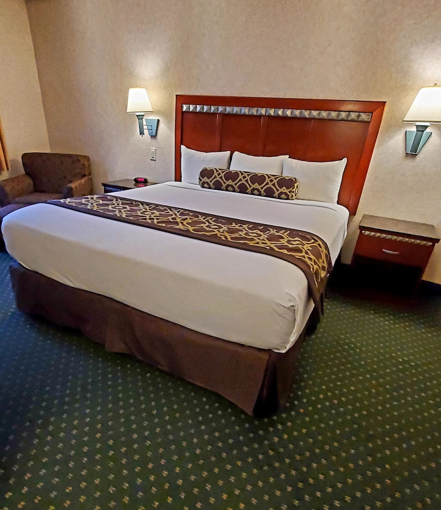 Triplodge Hotel Santa Clarita Valencia - photo 14