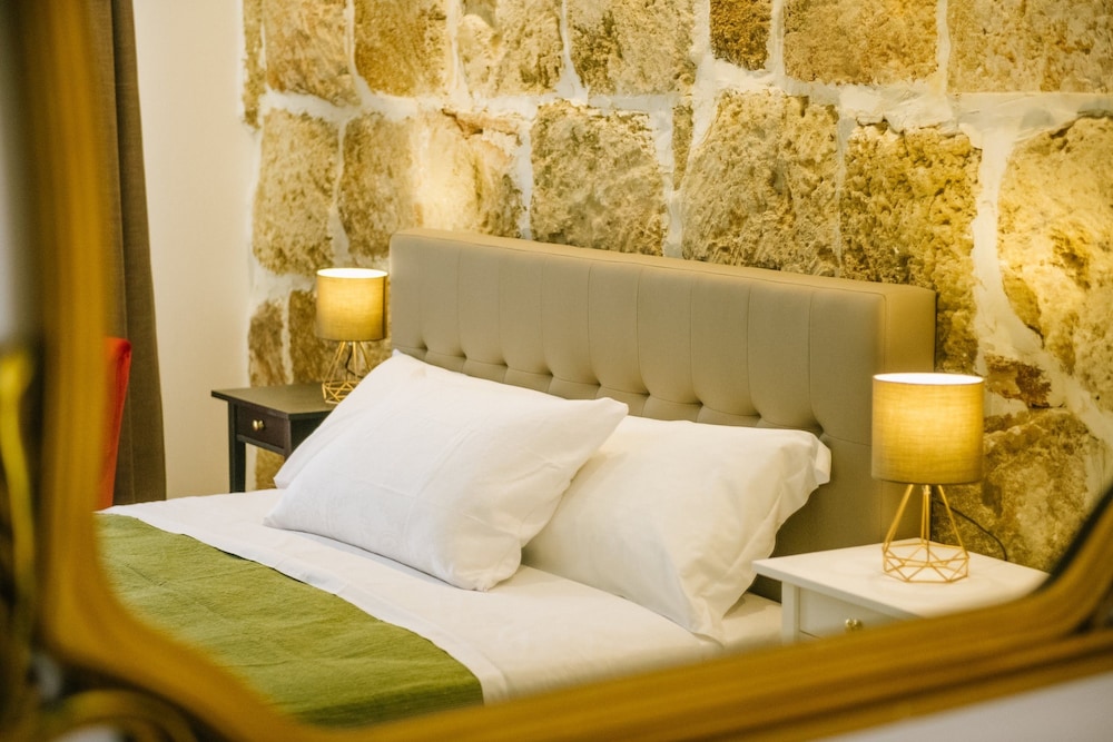 Regina Elena Charme Rooms in Avola, Italy