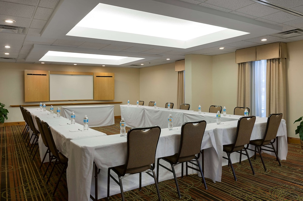 Hampton Inn & Suites Charlotte Pineville - photo 33