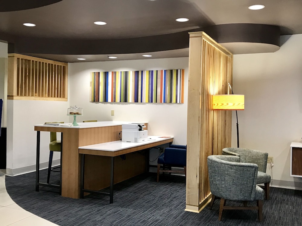 Holiday Inn Express and Suites Winona North by IHG - photo 49
