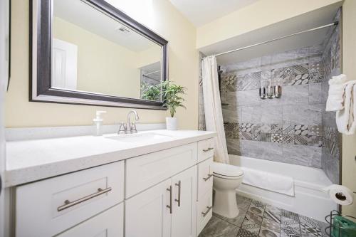 Spacious Henderson Hidden Gem