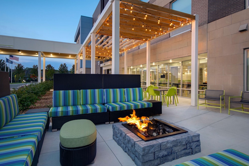 Home2 Suites by Hilton Grand Rapids Airport - photo 40