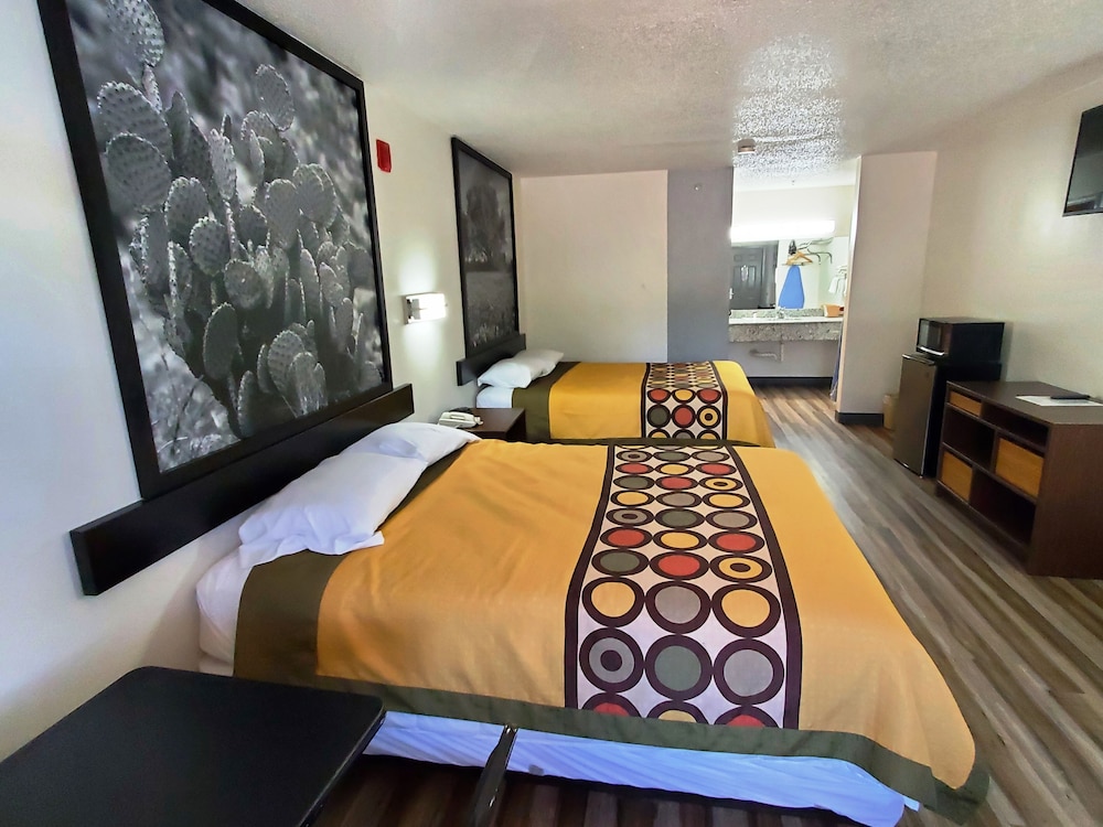Highland Inn Arlington - photo 12