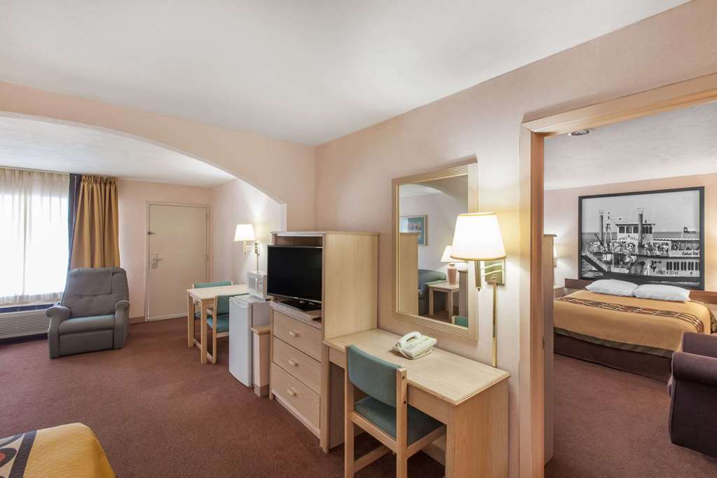 Super 8 by Wyndham Jasper TX - photo 15