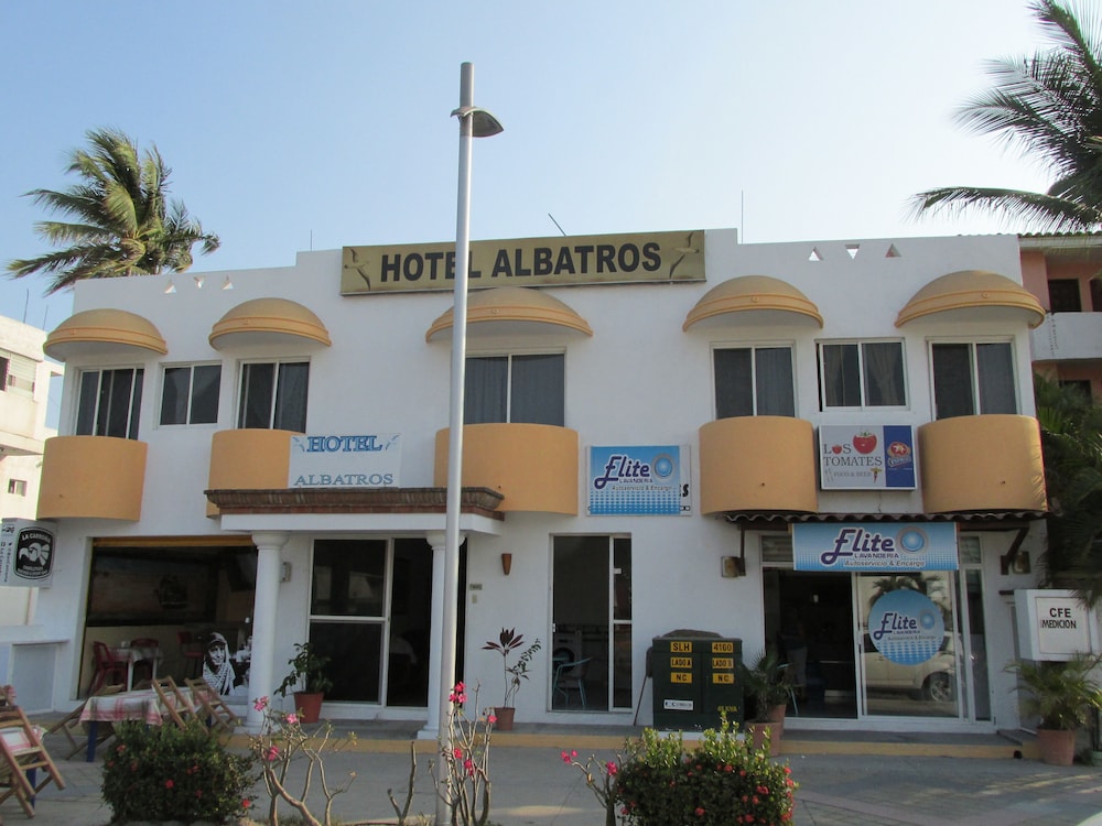 Hotel Albatros — hotel in Manzanillo