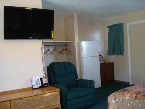 Spillway Motel & Bait Shop - photo 5
