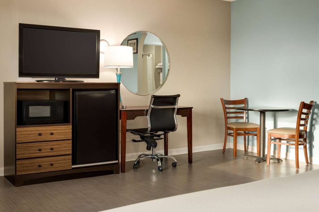 Super 8 by Wyndham Ocean Springs Biloxi - photo 13