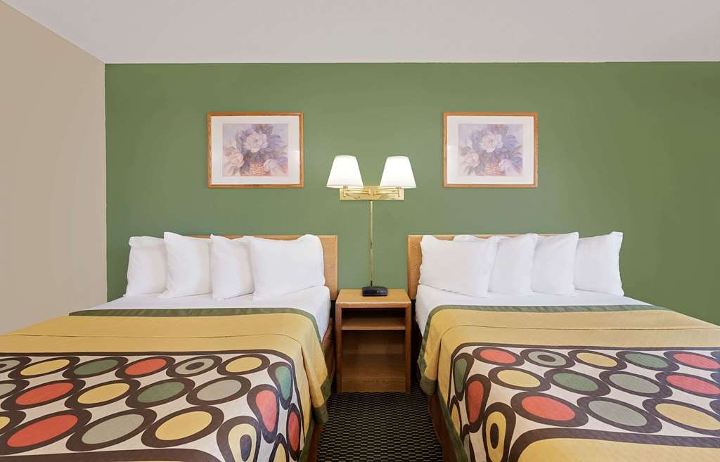 Super 8 by Wyndham Marshall - photo 10