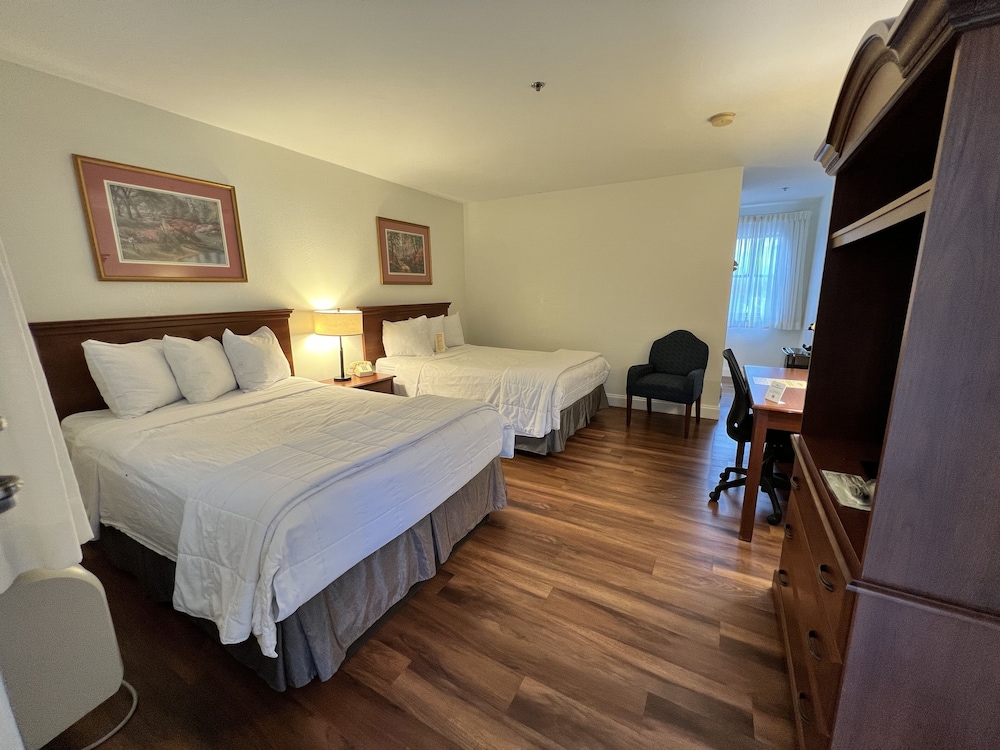 Inn at Cemetery Hill - photo 24