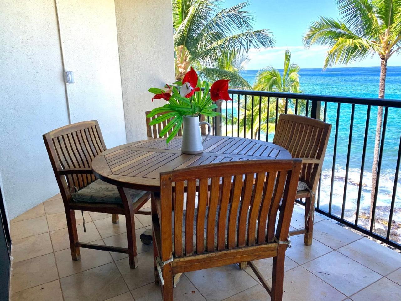 Kona by the Sea Oceanfront Condo KBTS407 — 4-Star Luxury Hotel in Kailua-Kona, United States