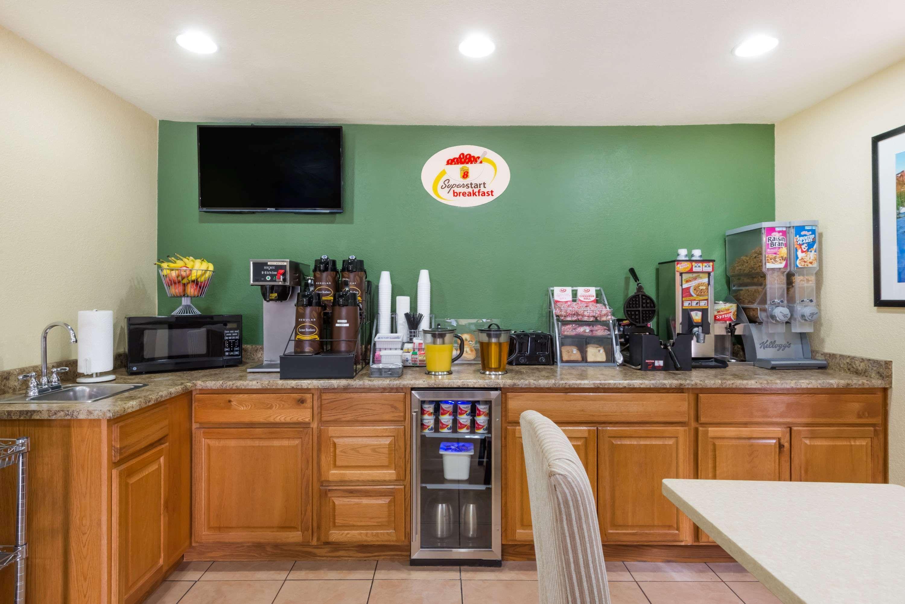 Super 8 by Wyndham Canon City - photo 13