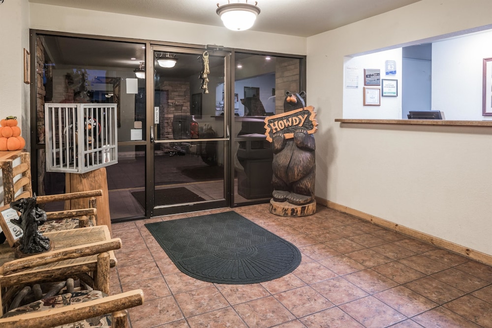 Super 8 by Wyndham Kalispell Glacier National Park - photo 2