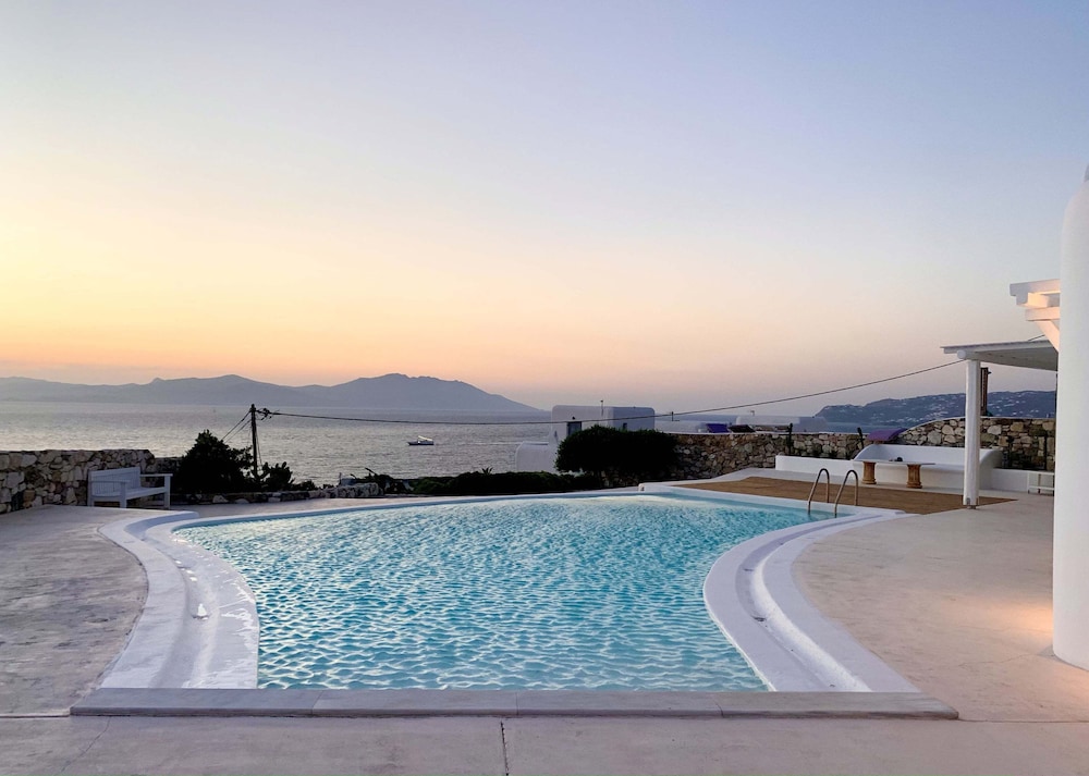 Villa Ramona in Mykonos — 4-Star Luxury Hotel in Mykonos, Greece