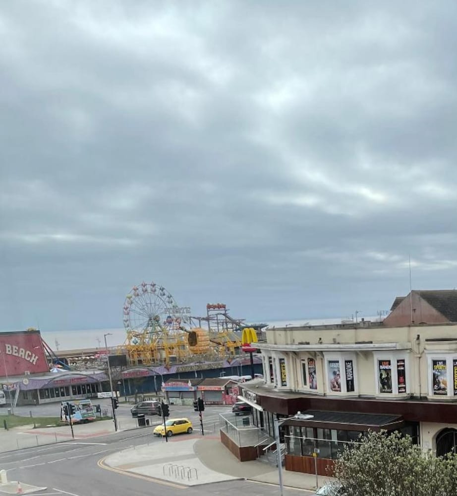 Queens Hotel - carbon neutral hotel in Skegness
